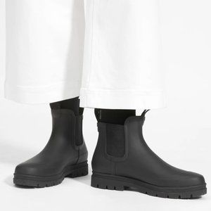 Everlane black rain boots - fit like size 9